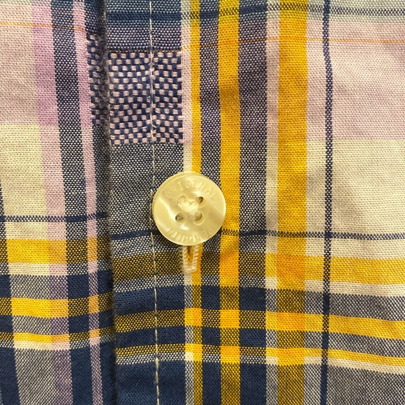 Original Penguin casual short sleeved buttoned down shirt. Perfect for summer. - Picture 7 of 9